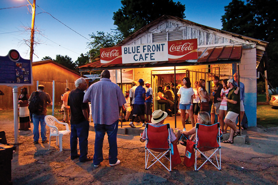 Blue Front Cafe img